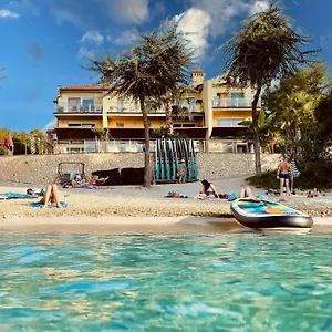  Apartment Bay Seashore